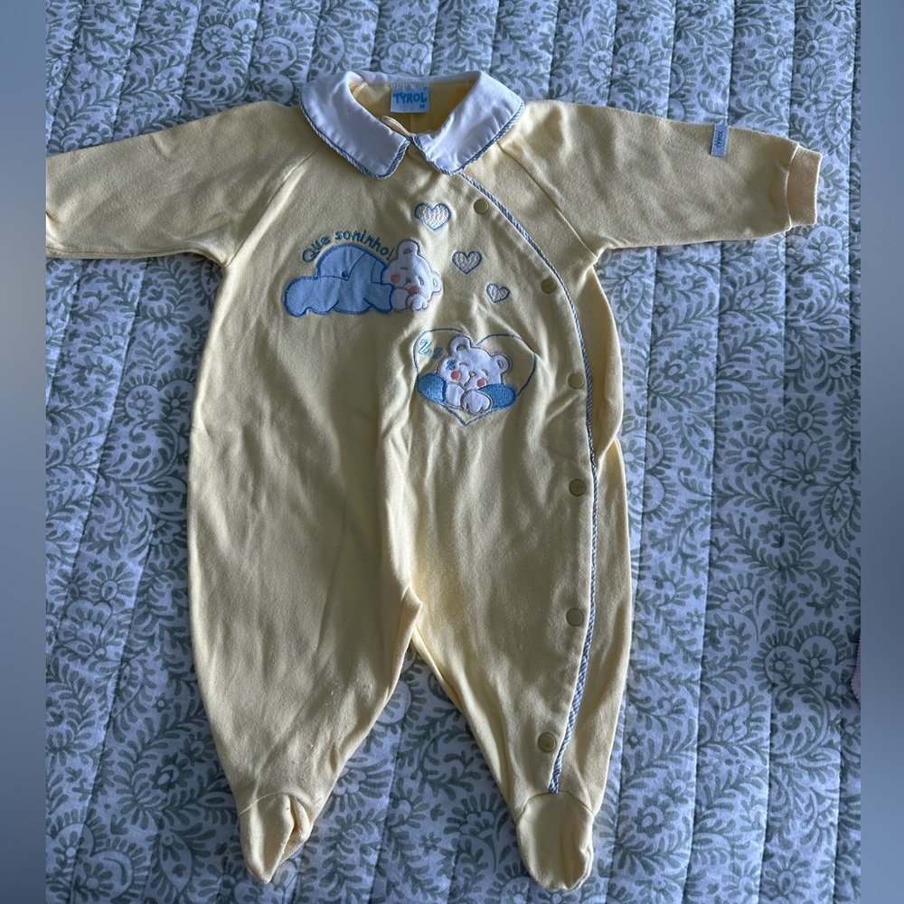 Yellow Baby Onesie with Bear Design Tyrol